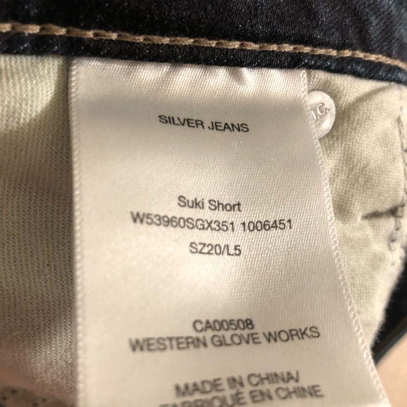 Silver Jeans Plus Size Suki 20 Stretch Jean Shorts - Picture 5 of 6